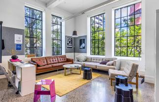 Full Floor Khartoum Character in Midtown