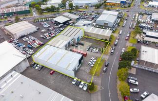 PARAMOUNT DRIVE WAREHOUSE + YARD | 2.5T GANTRY