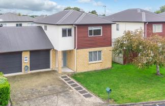 14 Rene Way, Huntington