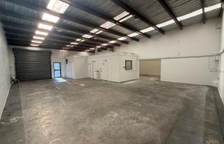 Accessible and Vacant Middleton Workshop
