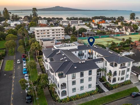 206/2 Tagalad Road, Mission Bay
