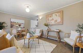 2/45 Vauxhall Road, Devonport