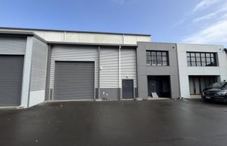 Modern industrial unit with office and showroom