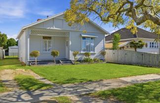 8 White Street, Whanganui East