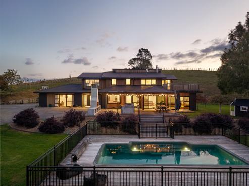 2002 Hunua Road, Hunua