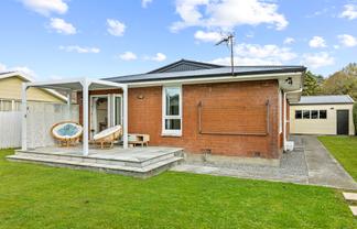 21 La Perouse Place, Northcote