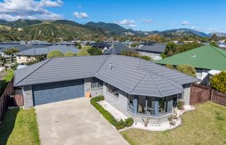 108 Makarini Street, Paraparaumu