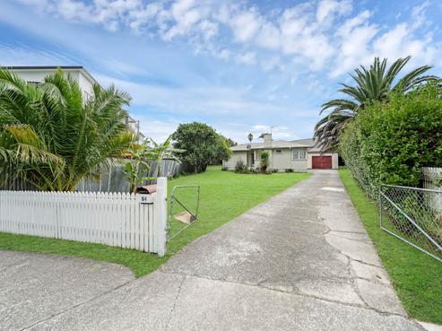 64 Fisher Crescent, Otara