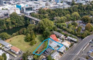 169 River Road, Hamilton East