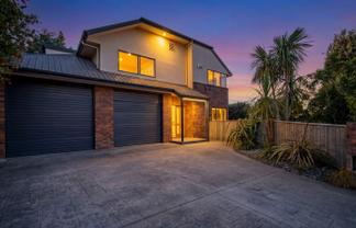 2 Lodestone Road, Richmond