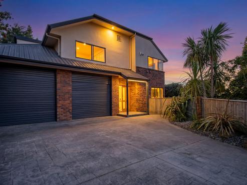 2 Lodestone Road, Richmond