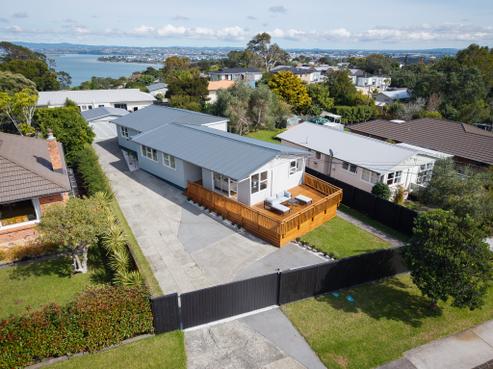 46 Aeroview Drive, Beach Haven