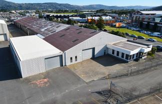 Clear Span Warehousing with Offices and Yard