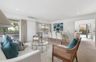 2/60 Whitford Road, Northpark