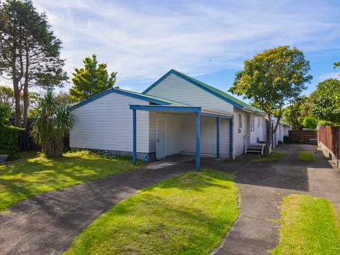 90 Eatwell Avenue, Paraparaumu Beach
