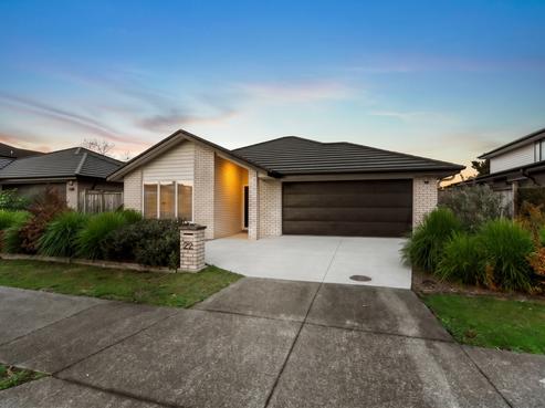 22 Waituarua Drive, Manurewa