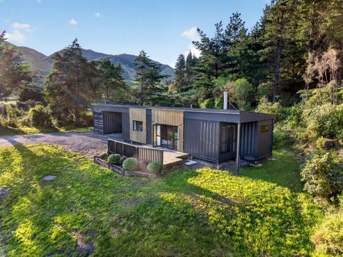 90 Hoeke Road, Carterton
