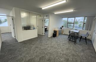 Entry-Level Office | 3 Parks