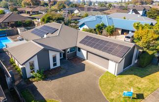 5 Camberley Way, Huntington