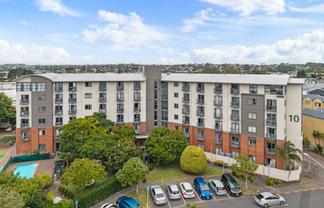 2A/10 Crown Lynn Place, New Lynn