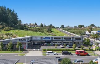 Superb satellite shopping centre