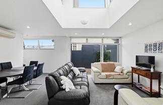 32B Elizabeth Street, Victoria