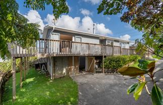 897 East Coast Road, Northcross