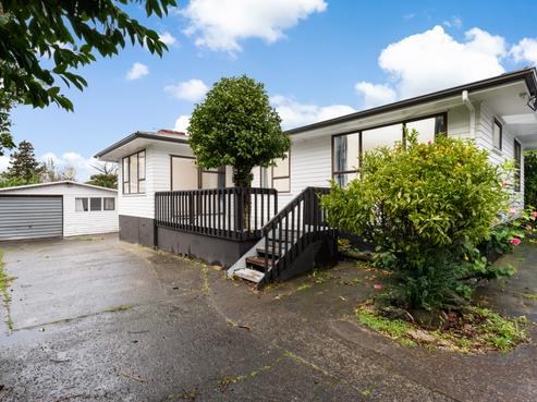 128 Cobham Crescent, Kelston