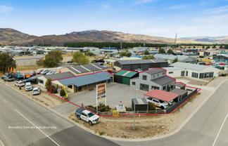 Prime Cromwell freehold - invest or occupy