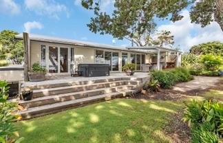 22 Karoro Road, One Tree Point