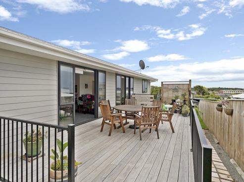 27 Matenga Street, Waikanae