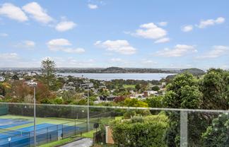 8/160 Kepa Road, Orakei