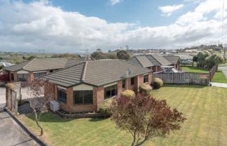 43 Brymer Road, Grandview Heights