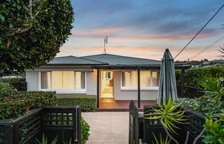 44 Peter Terrace, Castor Bay