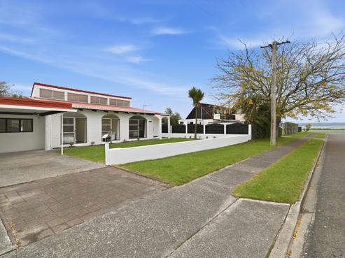 74 Robinson Avenue, Holdens Bay