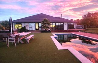 1227 Oxford Road, Cust
