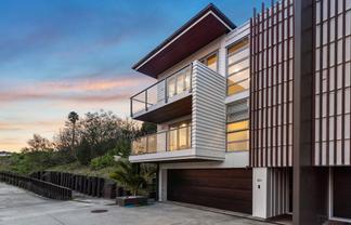 8D Huka Road, Birkenhead