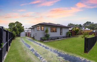21  Fitzherbert Ave , West Harbour