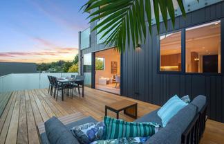 8A Serrata Place, Browns Bay