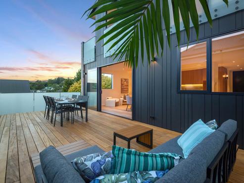 8A Serrata Place, Browns Bay