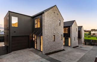 26-28 Weybridge Crescent, Glen Innes