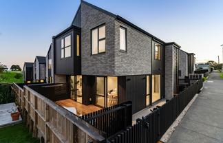 26-28  Weybridge Crescent, Glen Innes