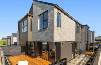 26-28 Weybridge Crescent, Glen Innes