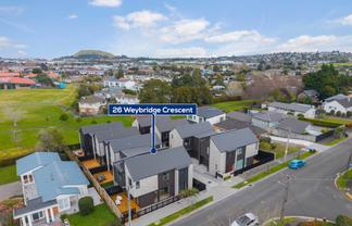 26-28 Weybridge Crescent, Glen Innes