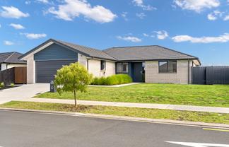 14 Te Piriti Road, One Tree Point