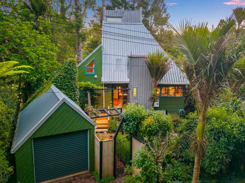 8 Valley View Road, Titirangi