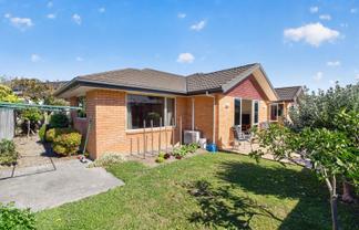 5 Albano Way, The Wood
