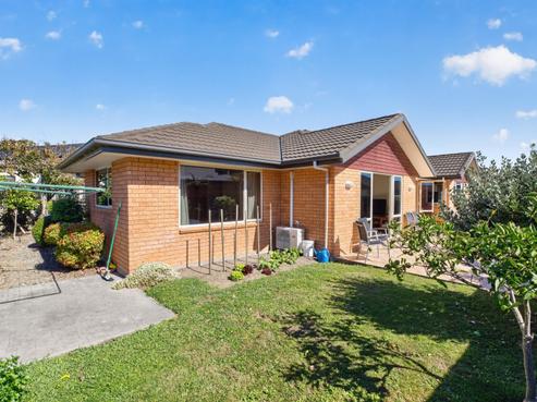 5 Albano Way, The Wood