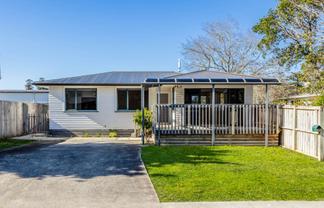 14A Finlow Drive, Te Atatu South