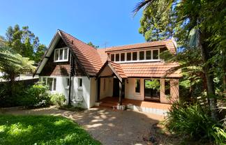 16 Manuka Road, Titirangi